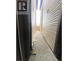 72 DODMAN Crescent - 30