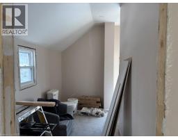 4 ELIZABETH Street - 18