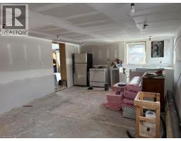 4 ELIZABETH Street - 6