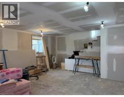 4 ELIZABETH Street - 9