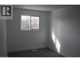 144 SEKURA Crescent - 12