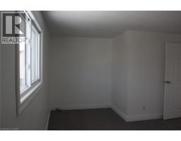 144 SEKURA Crescent - 16