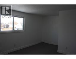 144 SEKURA Crescent - 17