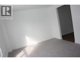 144 SEKURA Crescent - 3