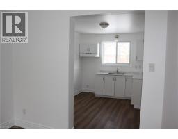 144 SEKURA Crescent - 6