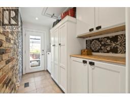 389 CLARENDON Drive - 13