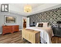 389 CLARENDON Drive - 14