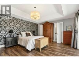 389 CLARENDON Drive - 16