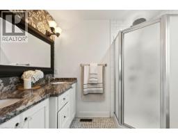 389 CLARENDON Drive - 17