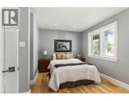 389 CLARENDON Drive - 22