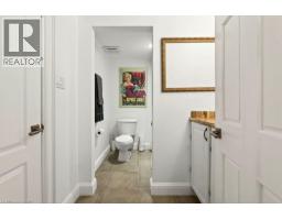 389 CLARENDON Drive - 32