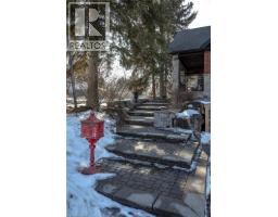 389 CLARENDON Drive - 40