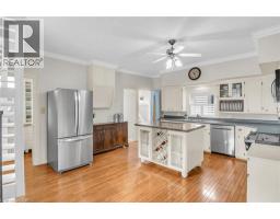 240 ELIZABETH Street W - 12