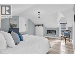 240 ELIZABETH Street W - 17