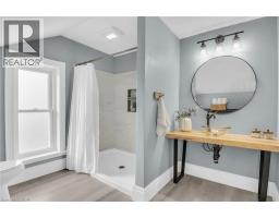 240 ELIZABETH Street W - 19