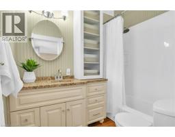 240 ELIZABETH Street W - 23