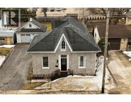 240 ELIZABETH Street W - 3