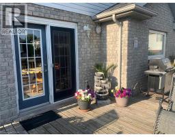 15 WAFFLER Crescent - 34