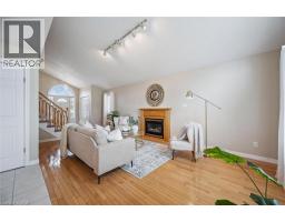 6 KELLER Crescent - 11