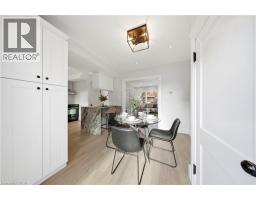 35 STIRLING Avenue N - 16