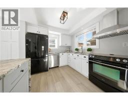 35 STIRLING Avenue N - 20