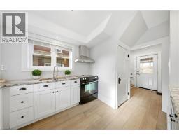 35 STIRLING Avenue N - 21