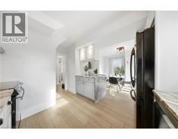 35 STIRLING Avenue N - 22