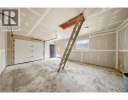 35 STIRLING Avenue N - 32