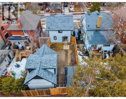 35 STIRLING Avenue N - 34