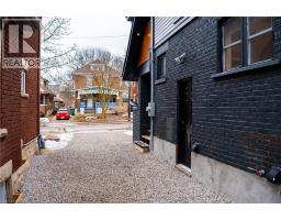 35 STIRLING Avenue N - 38