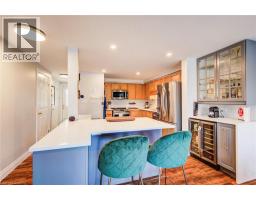 17 RED CLOVER Crescent - 16