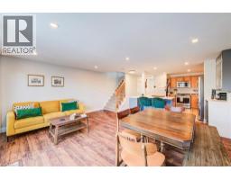 17 RED CLOVER Crescent - 18