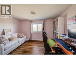 17 RED CLOVER Crescent - 24