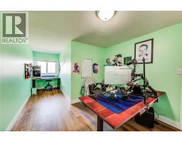 17 RED CLOVER Crescent - 25