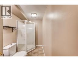 17 RED CLOVER Crescent - 31