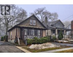 56 CHURCHILL Drive - 2