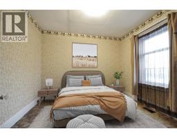 56 CHURCHILL Drive - 20