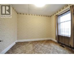 56 CHURCHILL Drive - 21