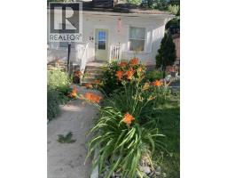 56 CHURCHILL Drive - 40