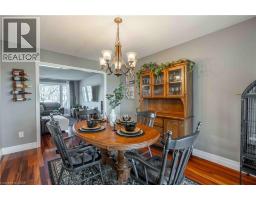 16 CLANSMAN Crescent - 16