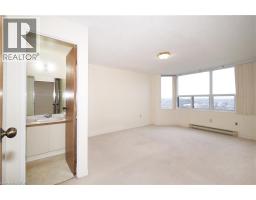 55 GREEN VALLEY Drive UnitNo. 1409 - 24