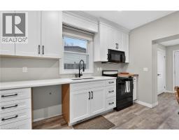 332 QUEEN Street N - 14