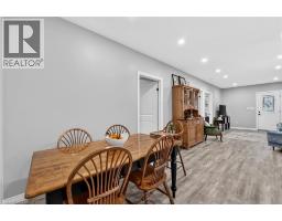 332 QUEEN Street N - 16