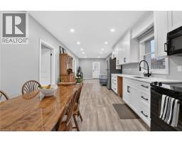 332 QUEEN Street N - 17