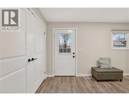 332 QUEEN Street N - 21