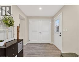 332 QUEEN Street N - 23