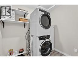 332 QUEEN Street N - 25