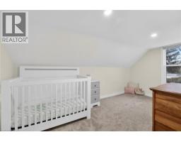 332 QUEEN Street N - 28