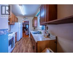 672 JAMES Street - 11