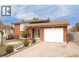 39 HAZELWOOD Crescent - 1